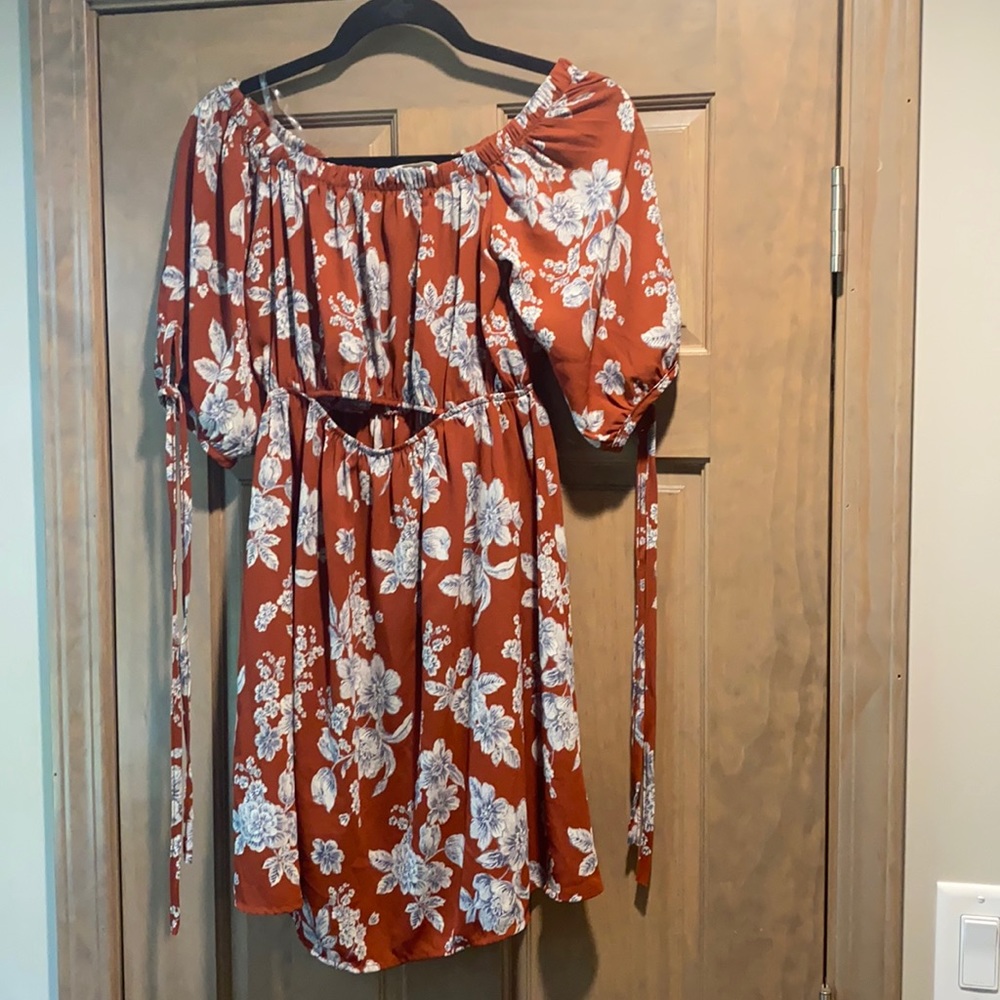Audrey 3+1 Floral rust dress NWT size medium